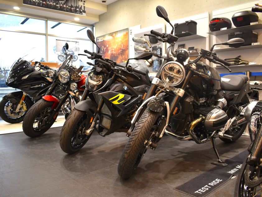 BMWバイクの販売スタッフ募集!セールス経験なしでも大歓迎!必要なのは二輪への想い!年間休日125日以上【静岡市】