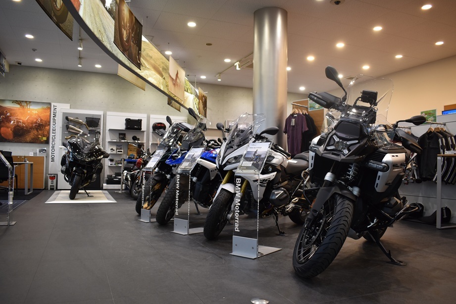 BMWバイクの販売スタッフ募集!セールス経験なしでも大歓迎!必要なのは二輪への想い!年間休日125日以上【横浜市】